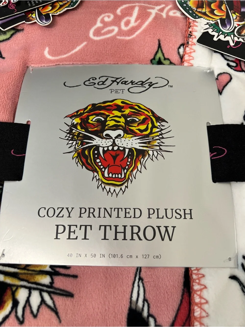 Ed Hardy Cozy Printed tattoo Plush Pet Throw - Pink/White